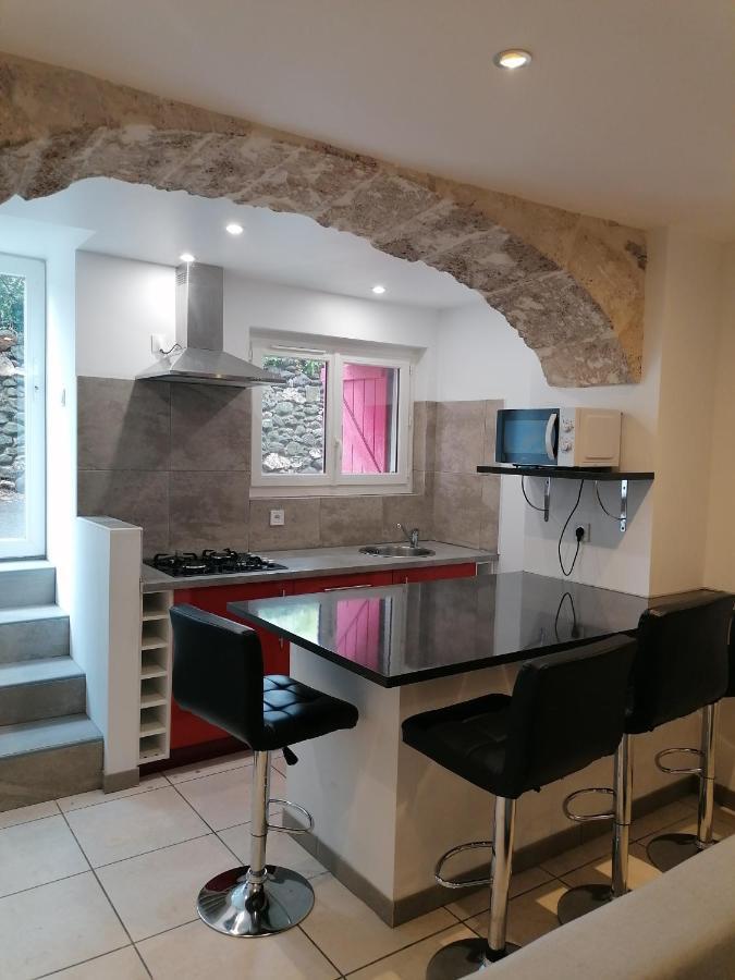 Appartement Paisible Entre Terre Et Mer Cabrieres  Εξωτερικό φωτογραφία