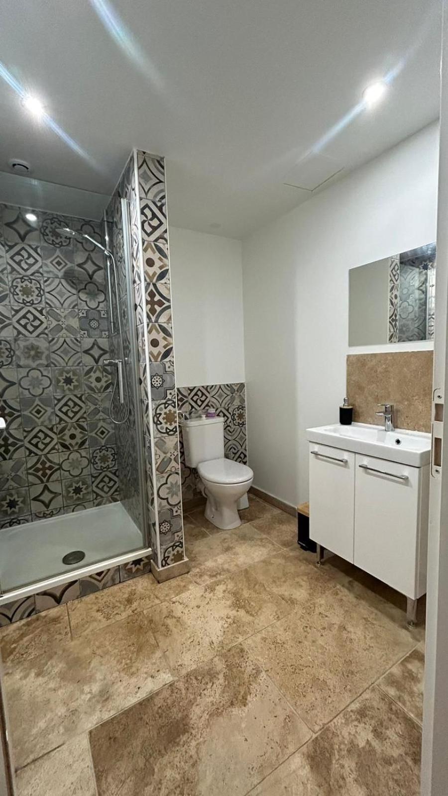 Appartement Paisible Entre Terre Et Mer Cabrieres  Εξωτερικό φωτογραφία
